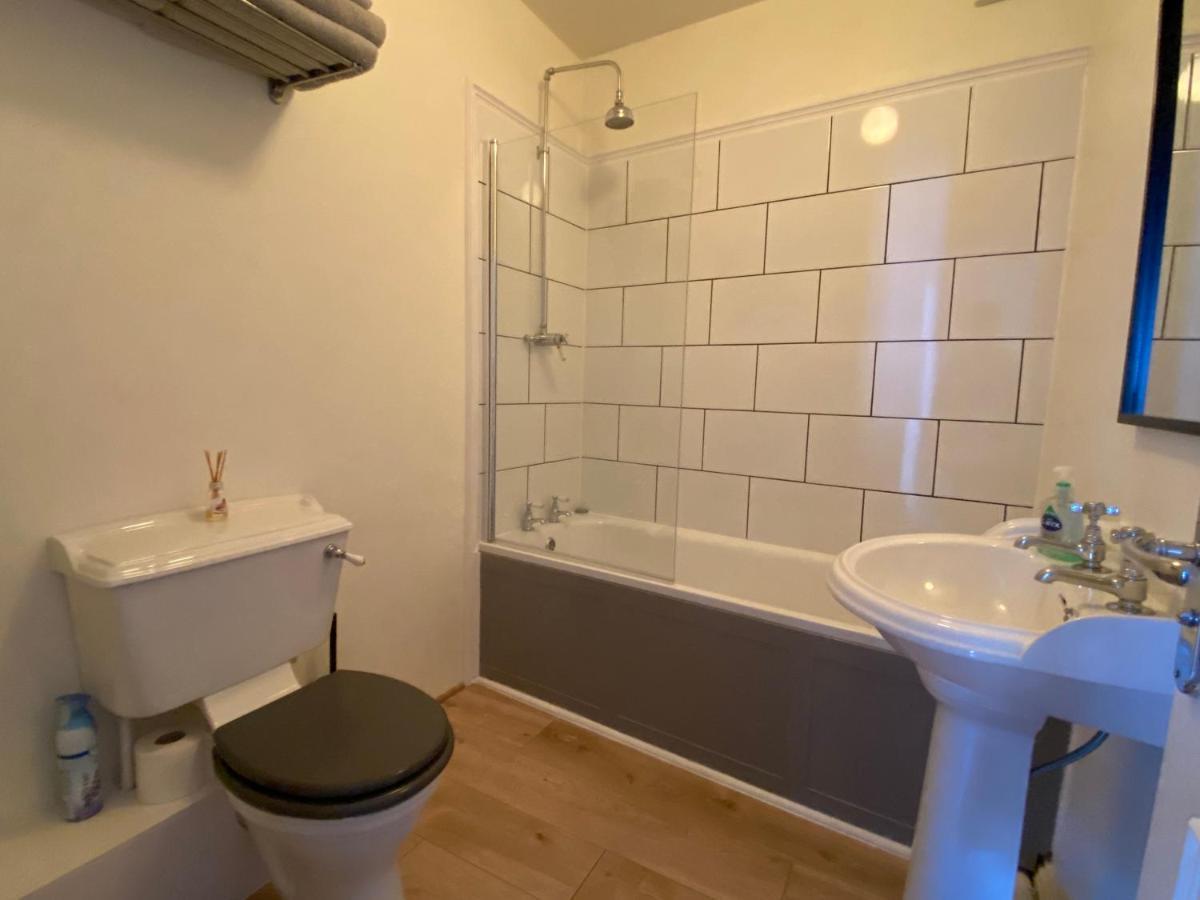 15 Queen Street, Flat 2 อัลเวอร์สตัน ภายนอก รูปภาพ